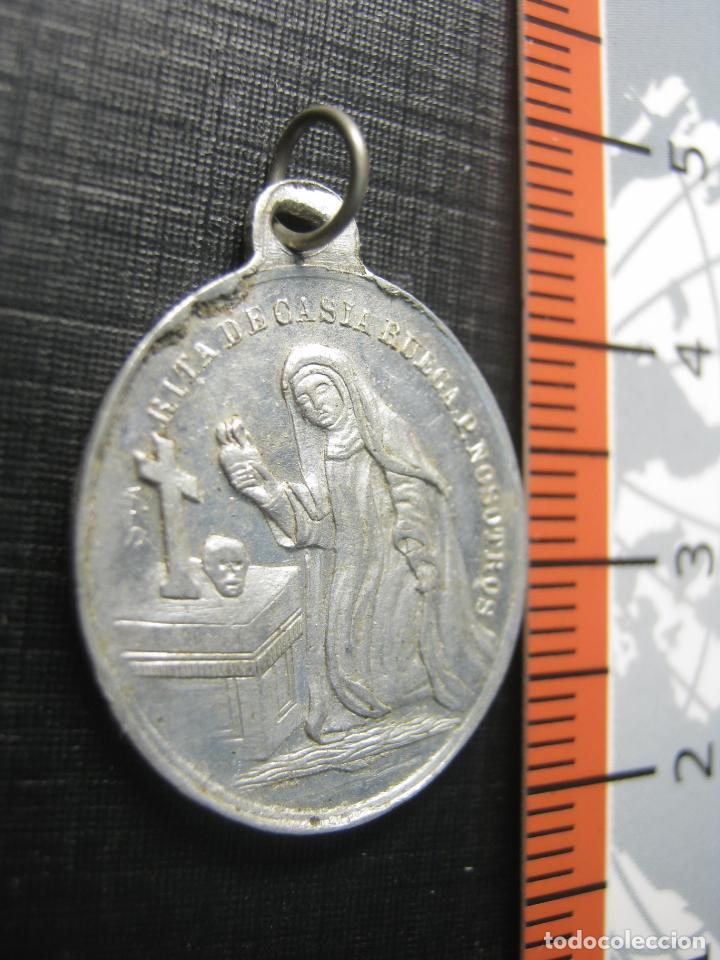 Antig&uuml;edades: medalla Santa Rita de Casia - Foto 1