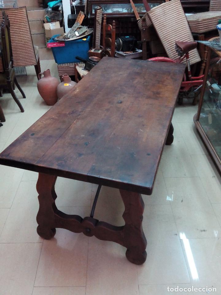 Antig&uuml;edades: MESA DE NOGAL, PPs SXX - Foto 1