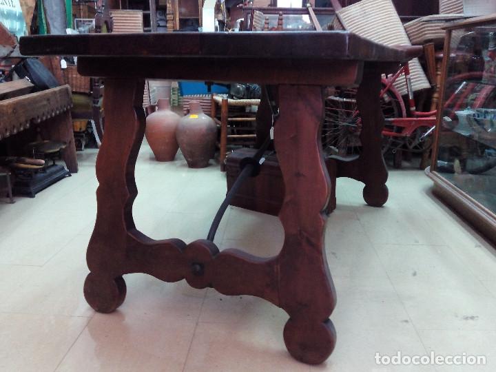 Antig&uuml;edades: MESA DE NOGAL, PPs SXX - Foto 2