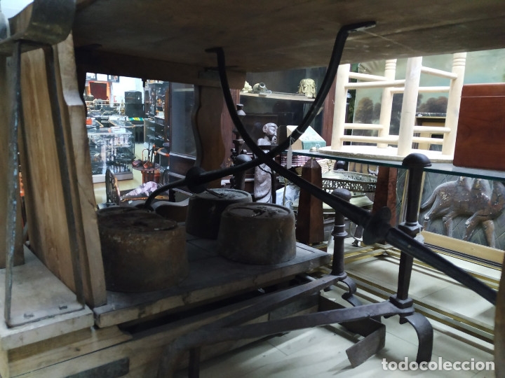 Antig&uuml;edades: MESA DE NOGAL, PPs SXX - Foto 8