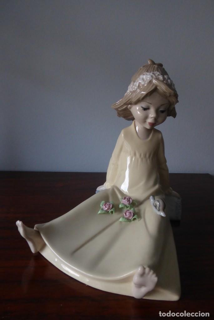 Antig&uuml;edades: NI&Ntilde;A SENTADA Y CARACOL - Foto 2