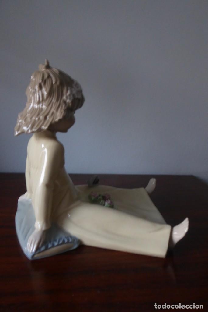 Antig&uuml;edades: NI&Ntilde;A SENTADA Y CARACOL - Foto 3