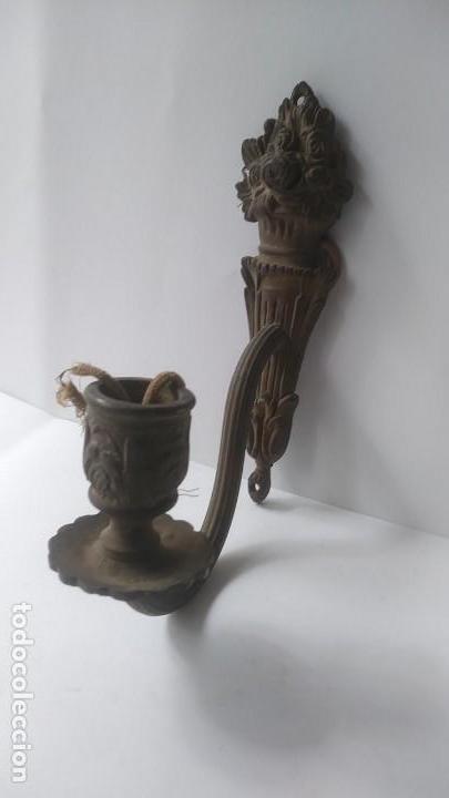 Antig&uuml;edades: Aplique candelabro de laton o bronce - Foto 8