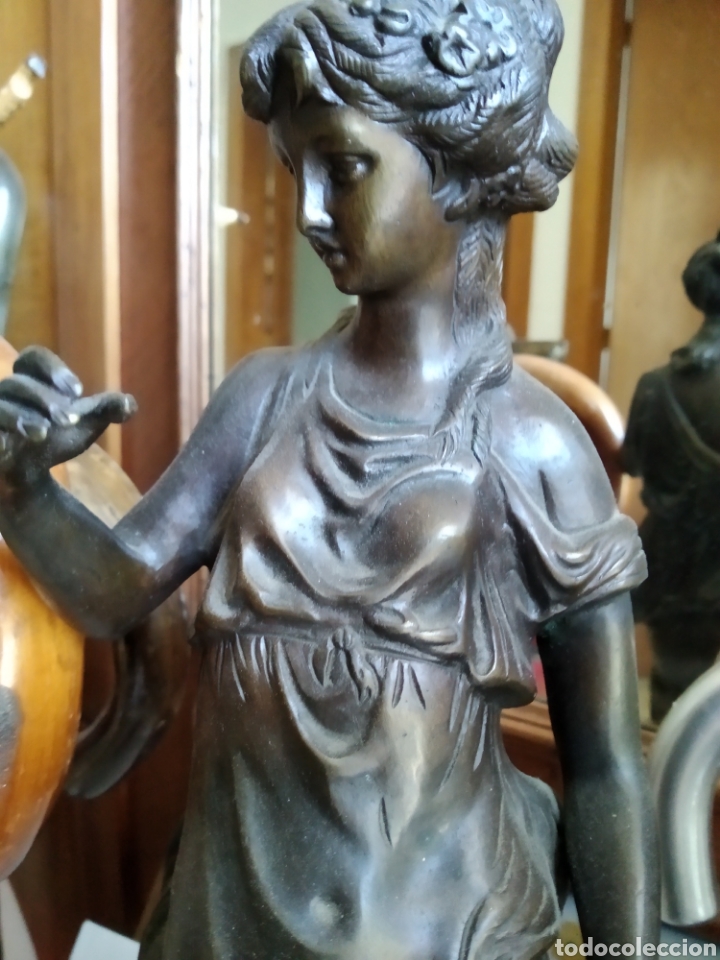 Antig&uuml;edades: Figura bronce mujer modernista - Foto 2