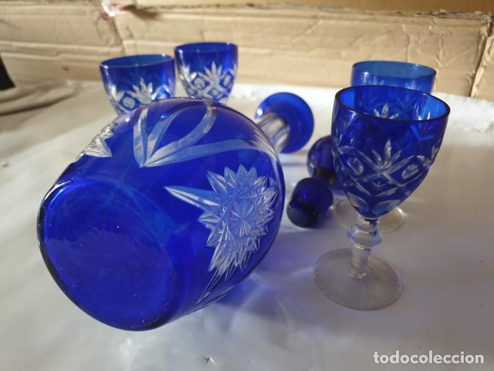 Antig&uuml;edades: Juego 4 copas y botella licorera - Foto 9