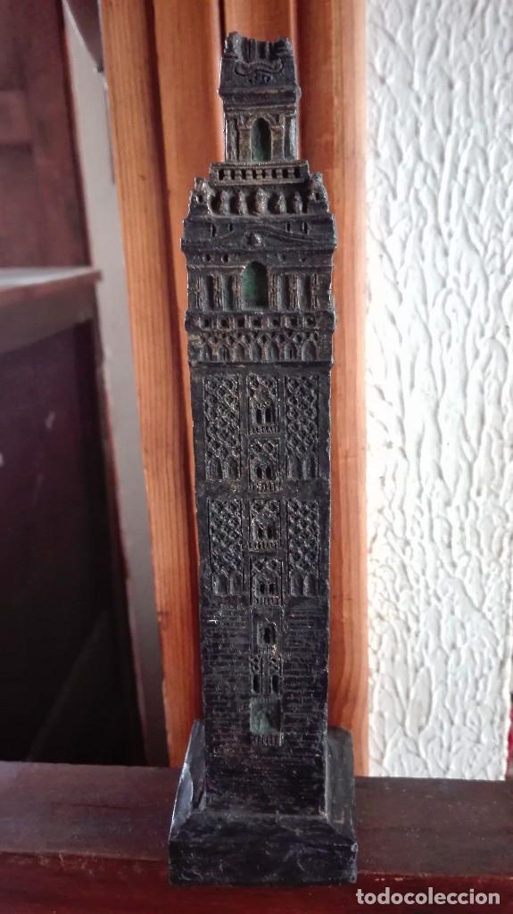 Antiguidades: La Giralda de Sevilla realizada en fibra