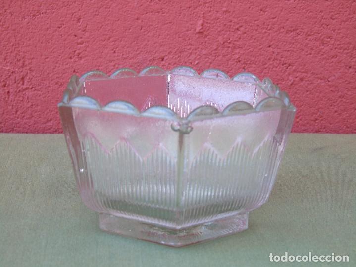 Antig&uuml;edades: ANTIGUO AZUCARERO DE CRISTAL, HEXAGONAL. - Foto 2