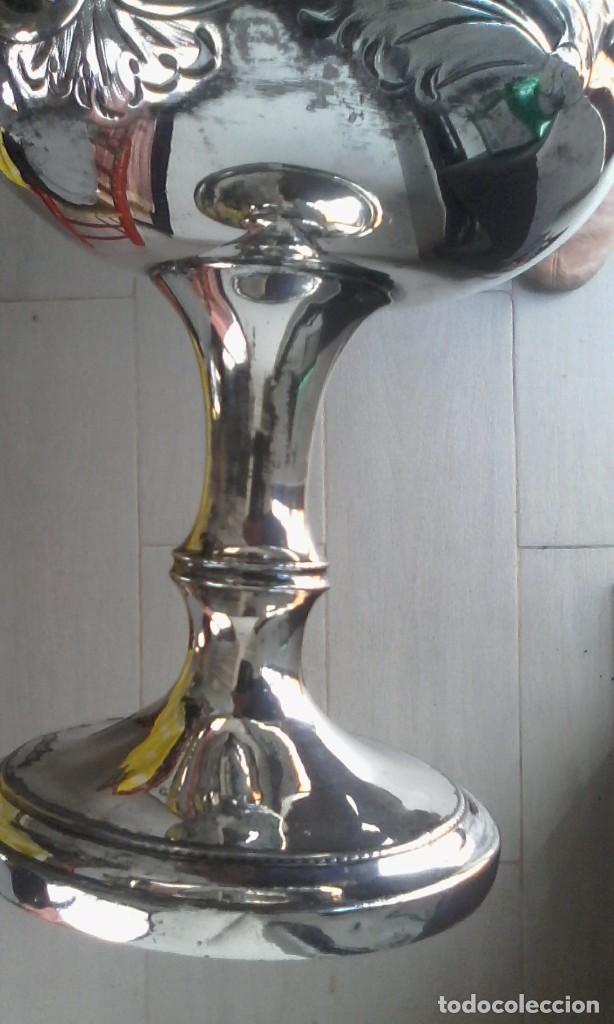 Antig&uuml;edades: copa cincelada con asas - Foto 4