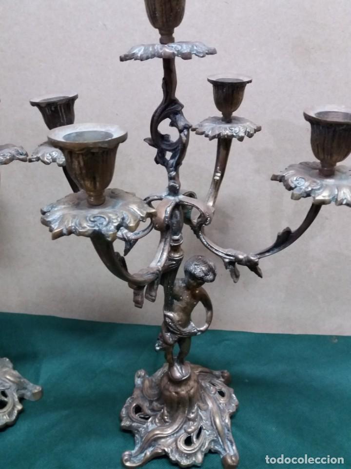 Antig&uuml;edades: PAREJA CANDELABROS BRONCE - Foto 1