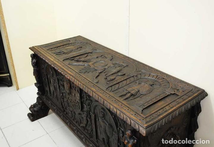 arcón antiguo de madera tallada estilo renacimi - Comprar Muebles