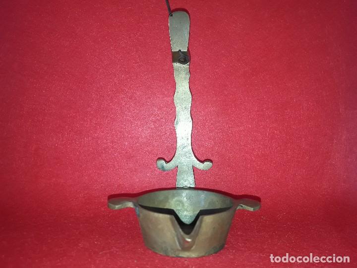 Antig&uuml;edades: CANDIL DE BRONCE - Foto 3