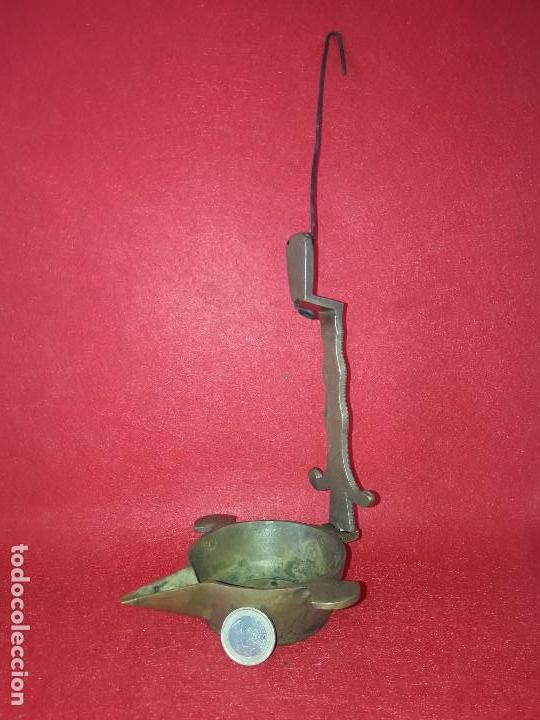 Antig&uuml;edades: CANDIL DE BRONCE - Foto 1