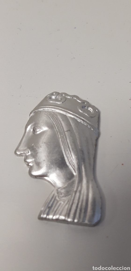 Antig&uuml;edades: Placa de aluminio Virgen de Montserrat 3 cm - Foto 1