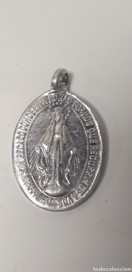 Antig&uuml;edades: Medalla de aluminio Virgen Mar&iacute;a - Foto 1