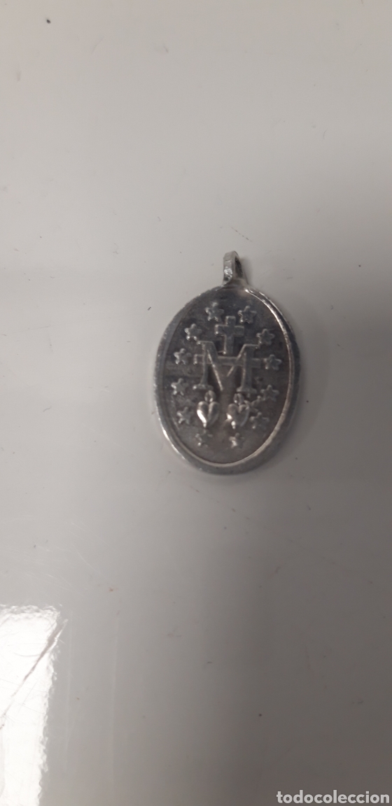 Antig&uuml;edades: Medalla de aluminio Virgen Mar&iacute;a - Foto 2