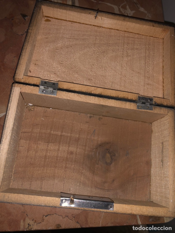 Antig&uuml;edades: Hucha de madera a&ntilde;os 1930 original - Foto 2