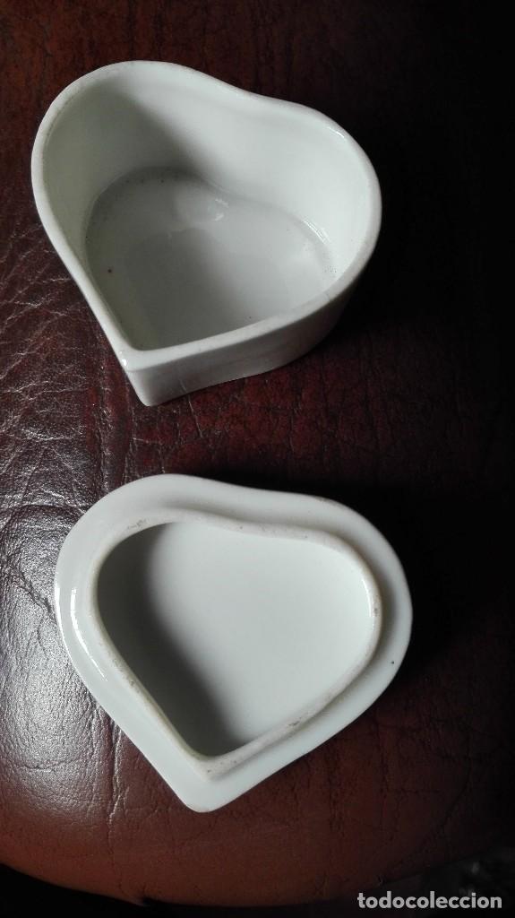 Antig&uuml;edades: Cajita coraz&oacute;n de porcelana - Foto 2