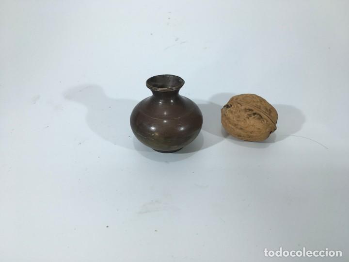 Antig&uuml;edades: Peque&ntilde;o jarr&oacute;n de bronce - Foto 1