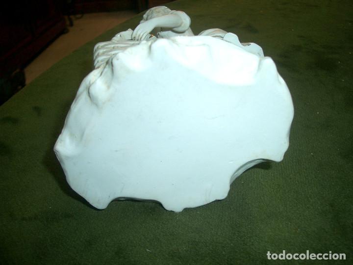 Antig&uuml;edades: figura en porcelana biscuit - Foto 5
