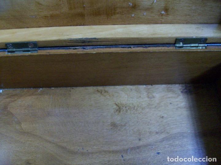 Antig&uuml;edades: CAJA DE MADERA-Y CUERO REPUJADO - Foto 4