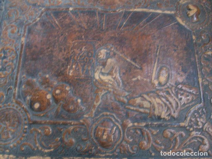 Antig&uuml;edades: CAJA DE MADERA-Y CUERO REPUJADO - Foto 6