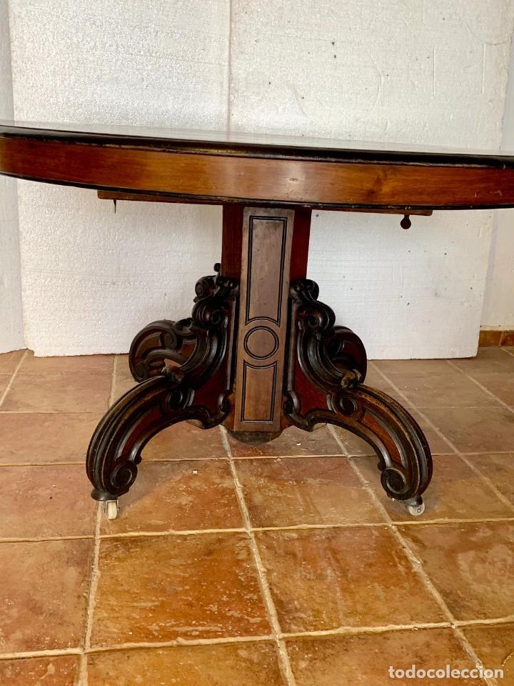 Antig&uuml;edades: MESA DE COMEDOR REDONDA DE NOGAL - Foto 2