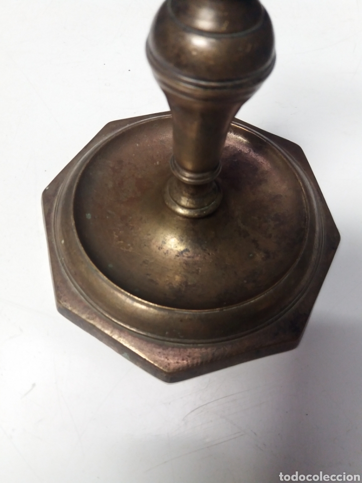 Antig&uuml;edades: Candelabro antiguo de bronce - Foto 2