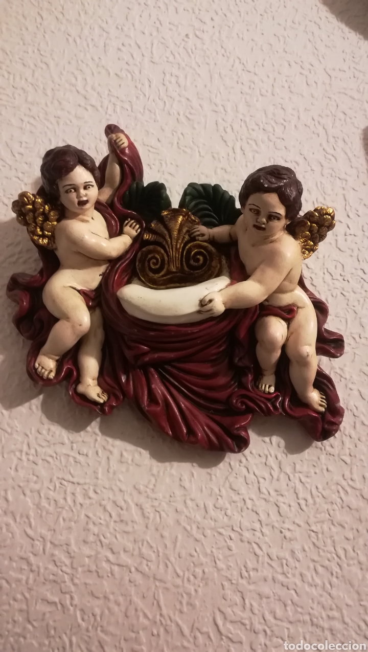 Antig&uuml;edades: Antigua benditera de estuco policromada - Foto 1
