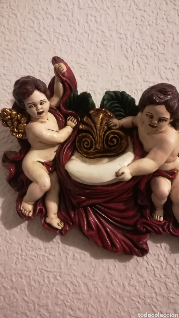 Antig&uuml;edades: Antigua benditera de estuco policromada - Foto 2