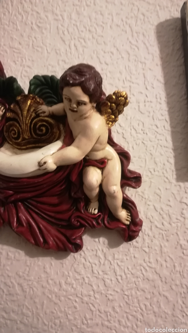 Antig&uuml;edades: Antigua benditera de estuco policromada - Foto 3
