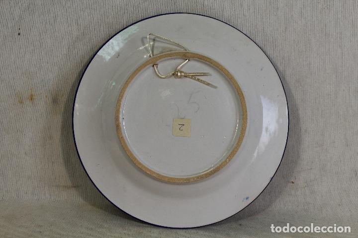 Antig&uuml;edades: plato con pajaro en ceramica - Foto 2