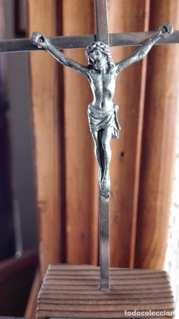 Antig&uuml;edades: Cristo con peana y placa para poder grabar - Foto 2