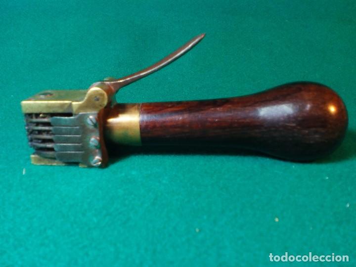 Antig&uuml;edades: ANTIGUO NUMERADOR DE BRONCE Y MANGO DE MADERA - Foto 8