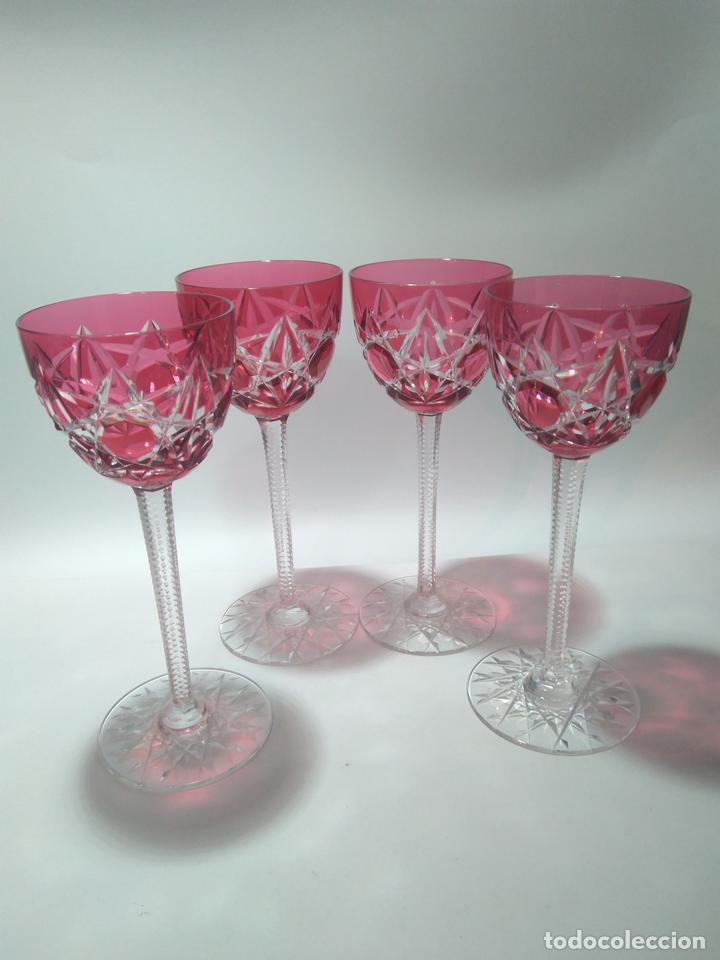 Antiguidades: 4 copas de cristal de color granate. s.XX. 11'5cm