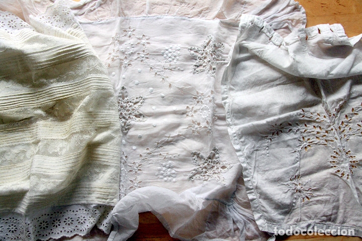 Antiquit&eacute;s: LOTE 3 PIEZAS BORDADAS DE ALGOD&Oacute;N y ENCAJES: FUNDAS DE COJ&Iacute;N y VISILLO