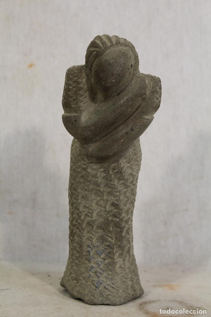 Antig&uuml;edades: escultura de mujer en piedra - Foto 1