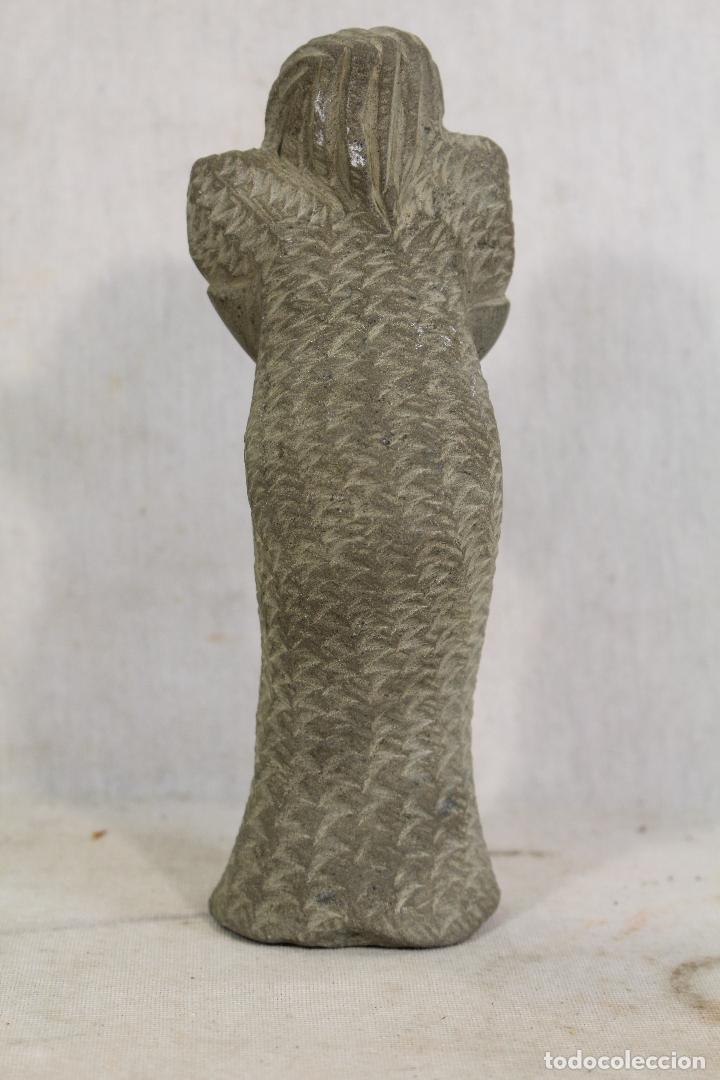 Antig&uuml;edades: escultura de mujer en piedra - Foto 3