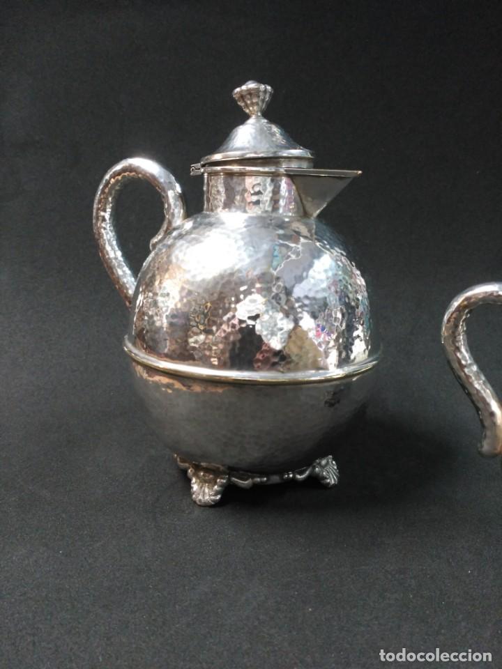 Antig&uuml;edades: TETERA Y LECHERA EN METAL PLATEADO - Foto 4
