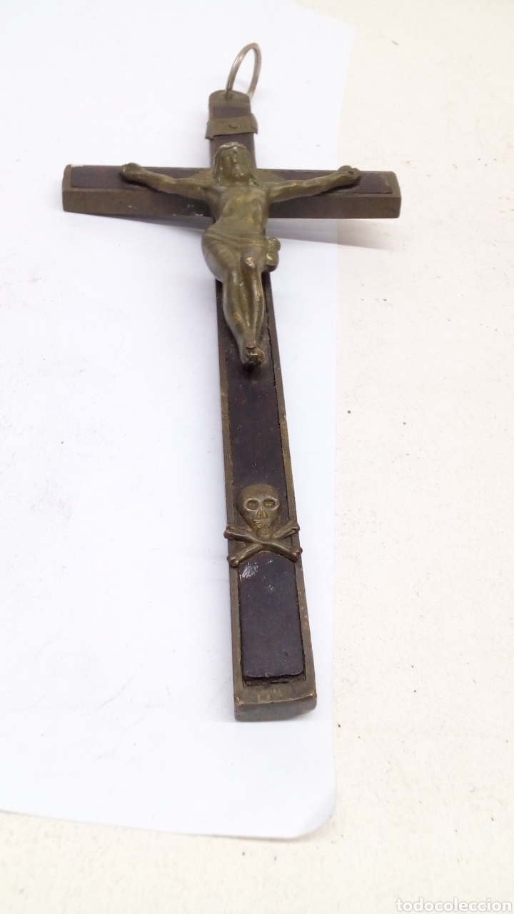 Antig&uuml;edades: Crucifijo de bronce y madera - Foto 1