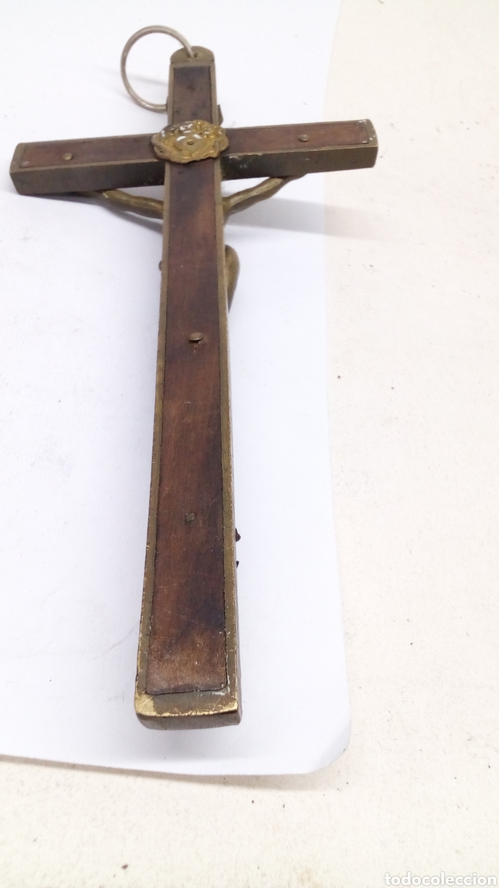 Antig&uuml;edades: Crucifijo de bronce y madera - Foto 3