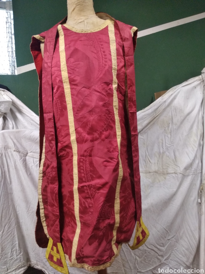 Antig&uuml;edades: Casulla y estola roja adamascada, - Foto 3