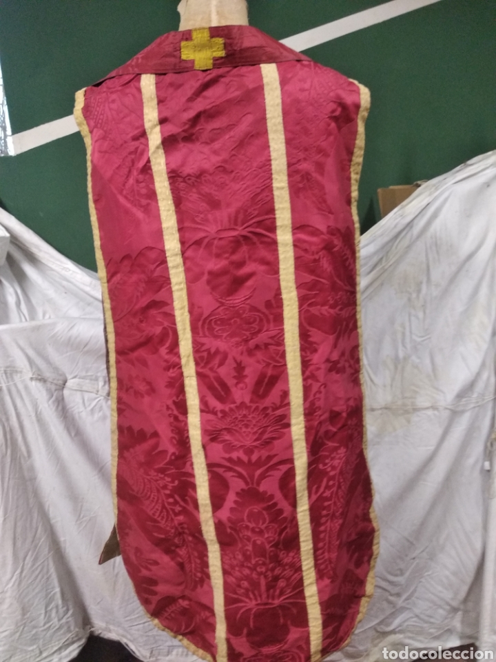 Antig&uuml;edades: Casulla y estola roja adamascada, - Foto 4
