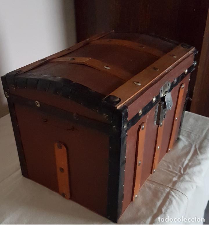 Antig&uuml;edades: ANTIGUO BA&Uacute;L DE MU&Ntilde;ECAS DE LOS A&Ntilde;OS 30 - Foto 5