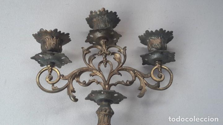 Antig&uuml;edades: Antiguo candelabro de bronce, 37 cm - Foto 1