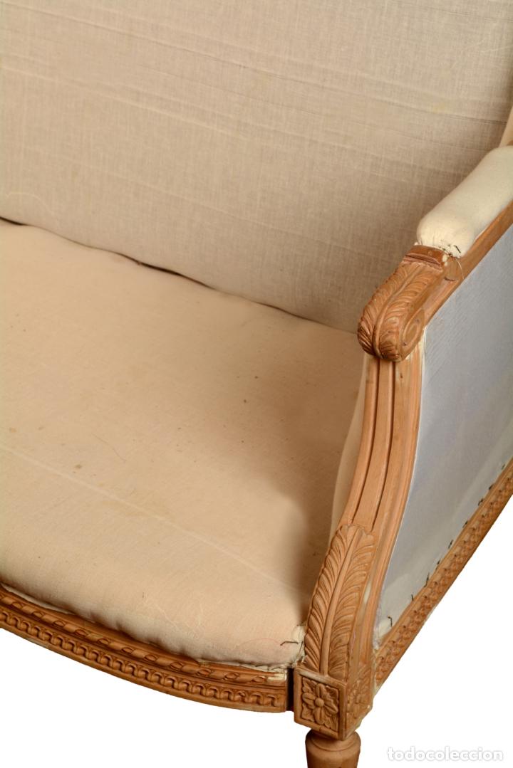 Antig&uuml;edades: SOFA DOBLE EN MADERA TALLADA ESTILO LOUIS XVI - Foto 2