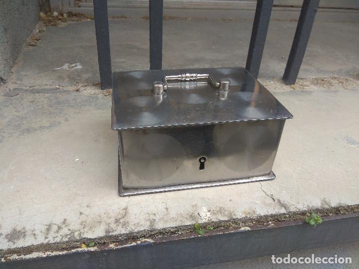 Antig&uuml;edades: CAJA DE CAUDALES, BUEN ESTADO - Foto 1