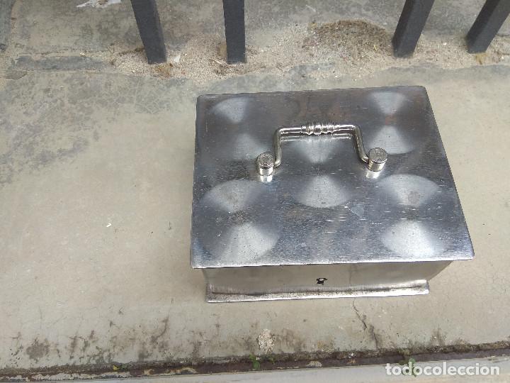 Antig&uuml;edades: CAJA DE CAUDALES, BUEN ESTADO - Foto 2