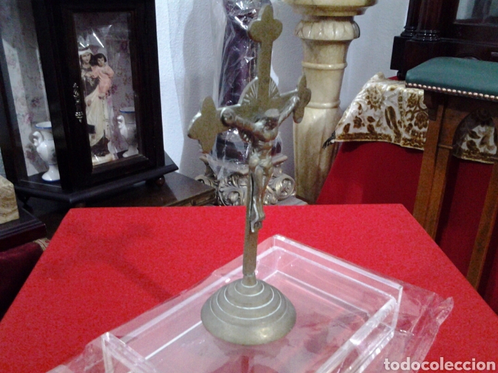 Antig&uuml;edades: Crucifijo antiguo de bronce - Foto 3