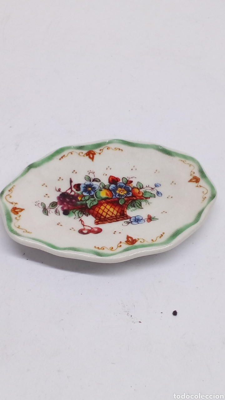 Antig&uuml;edades: Plato de porcelana - Foto 1