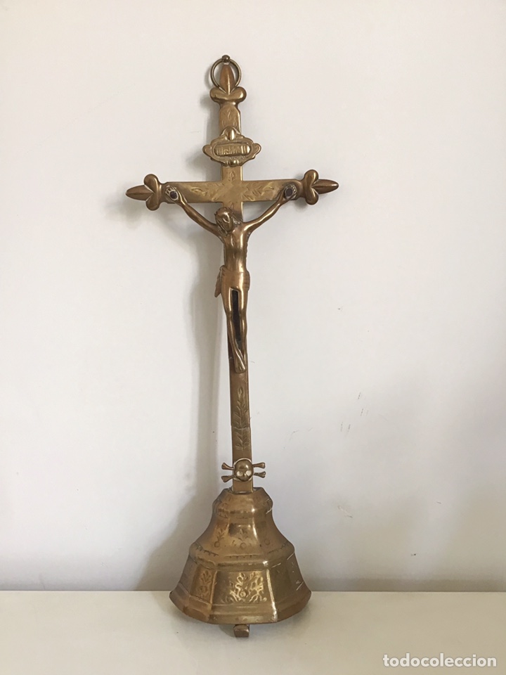Antig&uuml;edades: Crucifijo antiguo de bronce - Foto 1